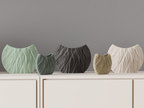 Modern Circular Vase. Fur Style Texture vase. — Originaldesign im Einsatz, Abstractia Design. Weitere Beispielfarben/Größen; bestellbare Auswahl und Lieferumfang laut Produktseite.